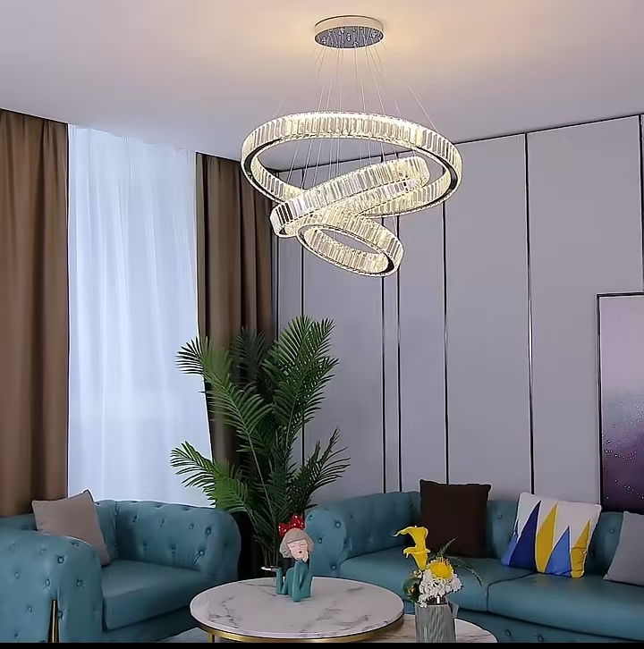 Żyrandol LED Luminis PRISM, kryształ i metal, 210 W, 4 okręgi, ściemnialny, regulowana wysokość, zimne/ciepłe/neutralne światło, luksusowe oświetlenie