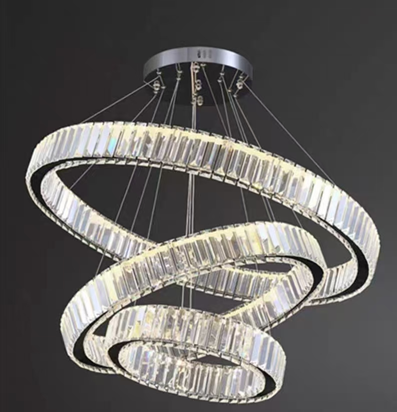Żyrandol LED Luminis PRISM, kryształ i metal, 210 W, 4 okręgi, ściemnialny, regulowana wysokość, zimne/ciepłe/neutralne światło, luksusowe oświetlenie
