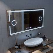 Lustro z czujnikiem ruchu Isabell MotionGlow LED z funkcją przeciwmgielną, termometr, zegar, 120x80 cm, ściemnialne, ciepłe/zimne/neutralne światło, szczotkowana rama w kolorze różowego złota, kolekcja Marcello Funghi