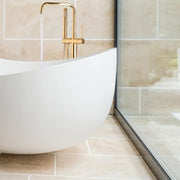 Kran montowany na podłodze z tłokiem i wężem, mosiądz sanitarny, złoty, CF2041