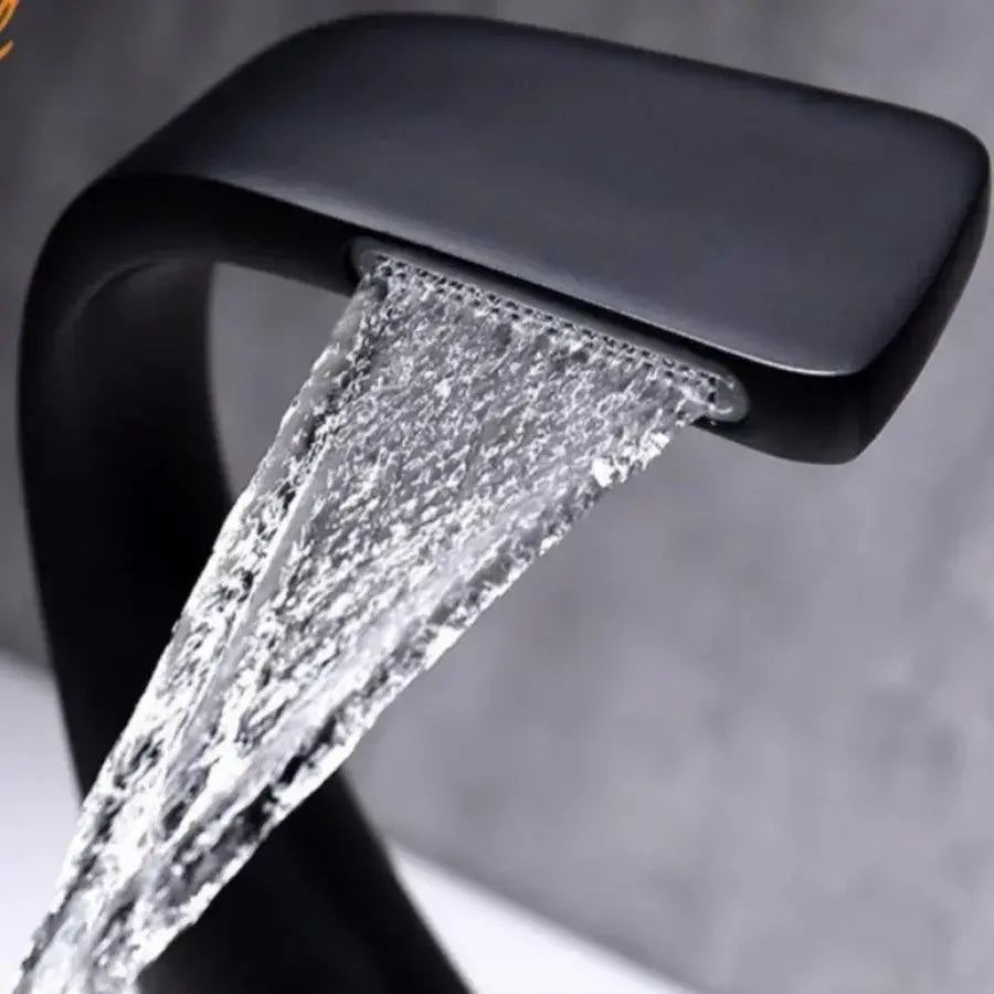 Bateria umywalkowa jednouchwytowa sanitarna mosiężna czarna przyłącza w zestawie OD/2055