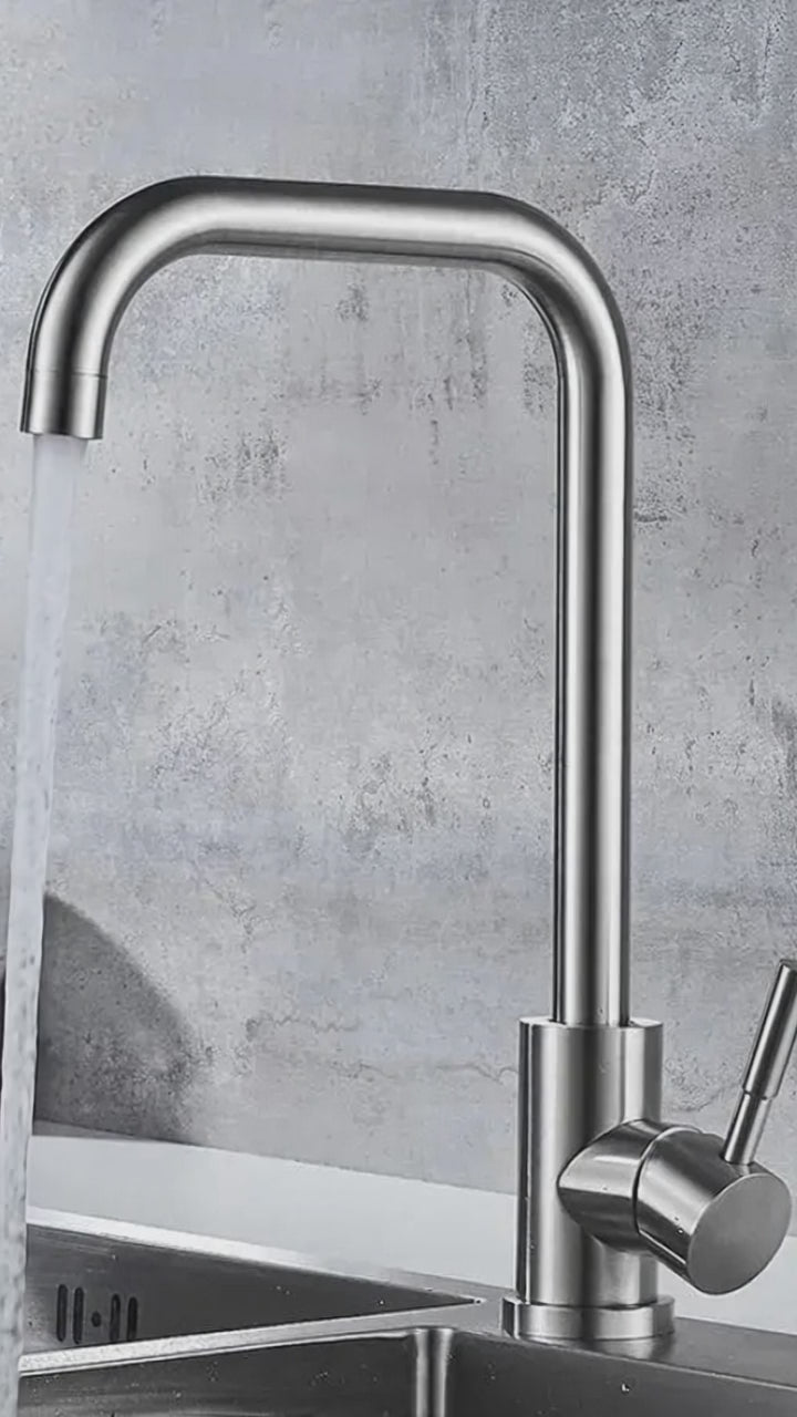 Jednouchwytowa bateria kuchenna z obrotową wylewką, głowica ceramiczna, satynowa stal nierdzewna, przyłącza, zestaw montażowy w zestawie CF002