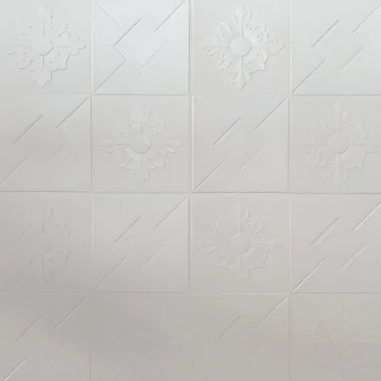 Zestaw 10 samoprzylepnych tapet 3D z miękkiej pianki, 70 cm x 70 cm x 2 mm, biała tapeta 3D Domyślny tytuł Alessandro Design