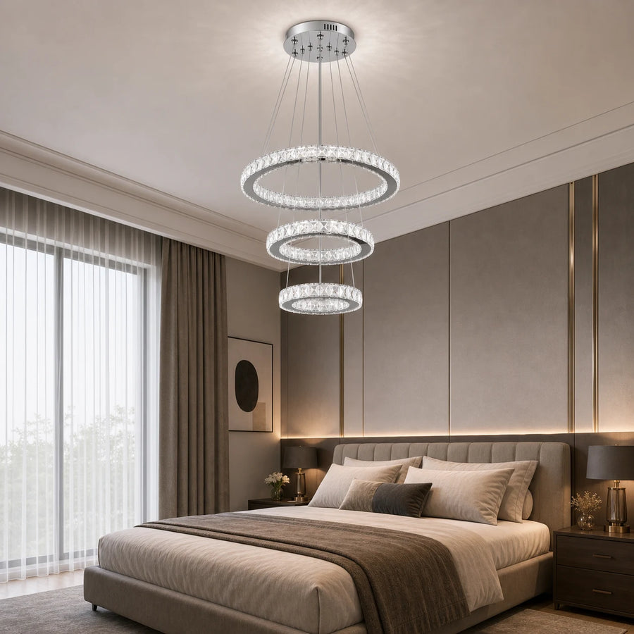 Zawieszany żyrandol LED z pilotem i kryształem PRISM LUMORA 63W, 3 koła, światło zimne/ciepłe/neutralne, możliwość przyciemniania, błyszczący chrom, regulowana wysokość - 06_LLC131-3CH.png