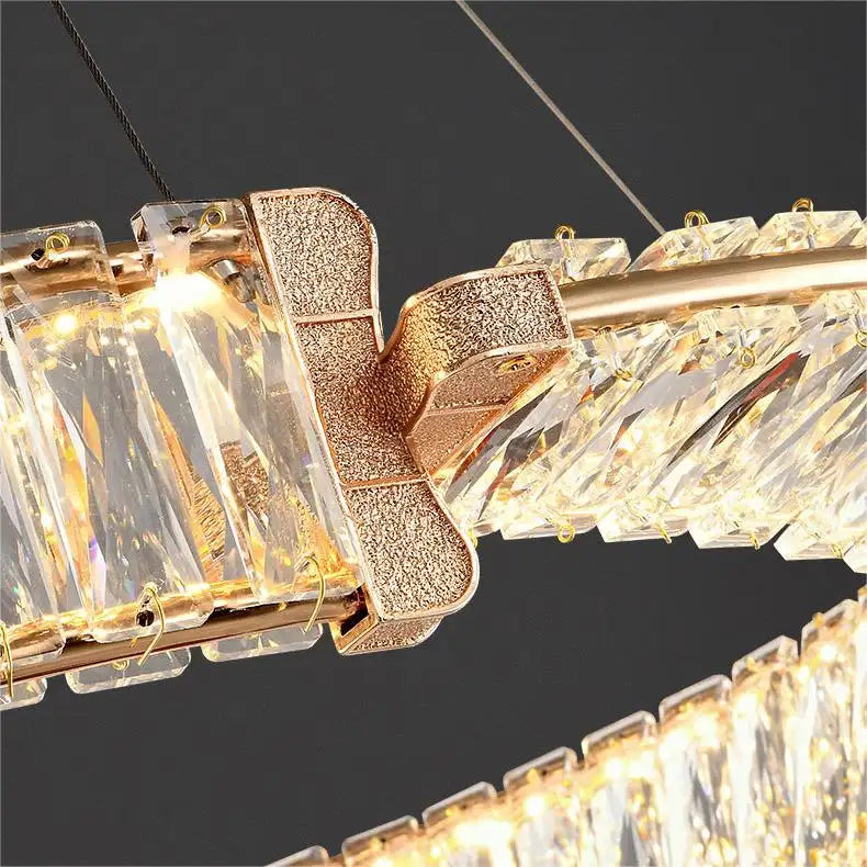 Żyrandol LED PRISM Regal, złoty, metal i kryształ, ściemnialny, regulowana wysokość, elegancki design, zimne/ciepłe/neutralne światło