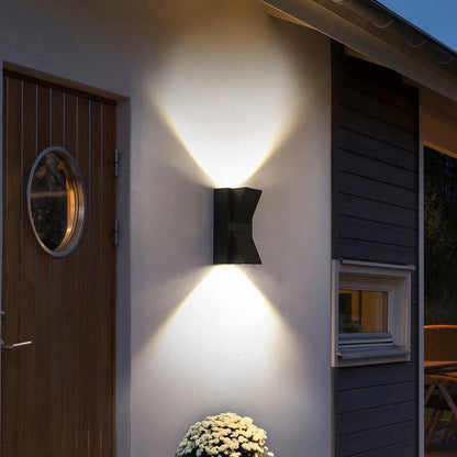 Zewnętrzna lampa ścienna Scarlet LED, 6 W, czarna, 3000 K