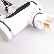 Bateria elektryczna z natychmiastowym podgrzewaniem wody, wyświetlacz temperatury LED, pozioma z montażem do zlewu/wanny, moc 3000 W, ciepła woda 30°C-60°C, biała, Z007XDT