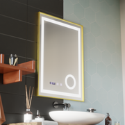 Lustro LED Stefan Touch z systemem przeciwmgielnym, zegarem i temperaturą 60x80 cm, szczotkowana złota rama, lupa kosmetyczna