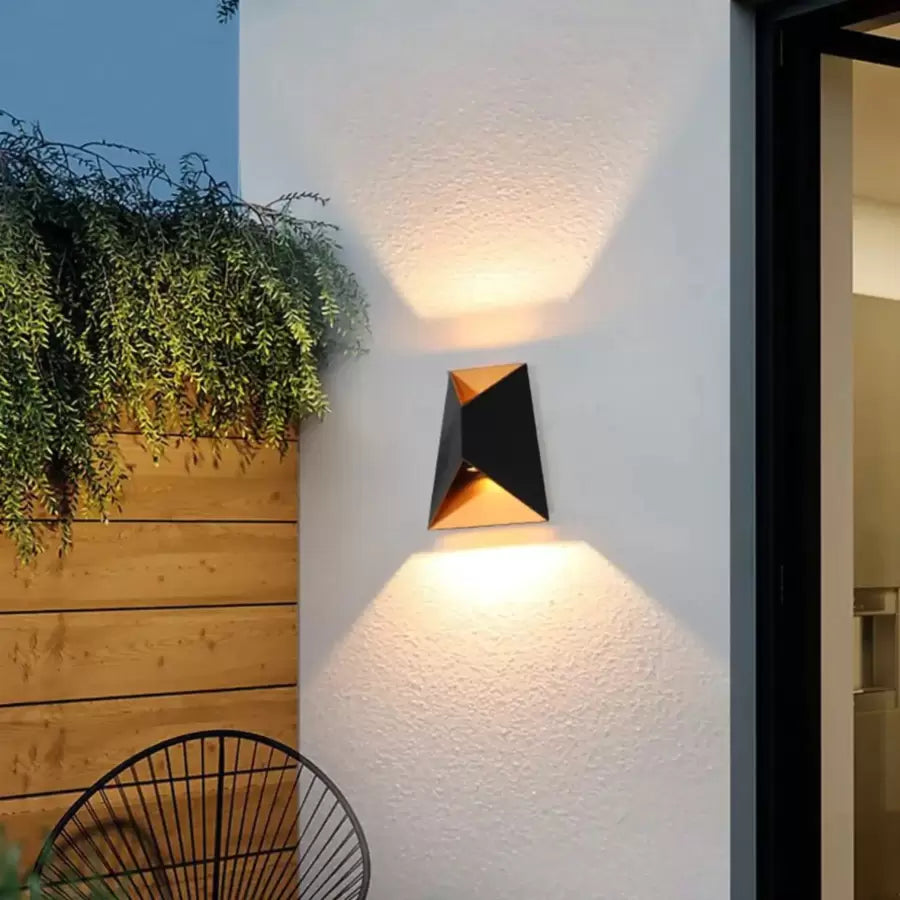 Andrew 10W Zewnętrzna lampa ścienna LED Czarno-złota
