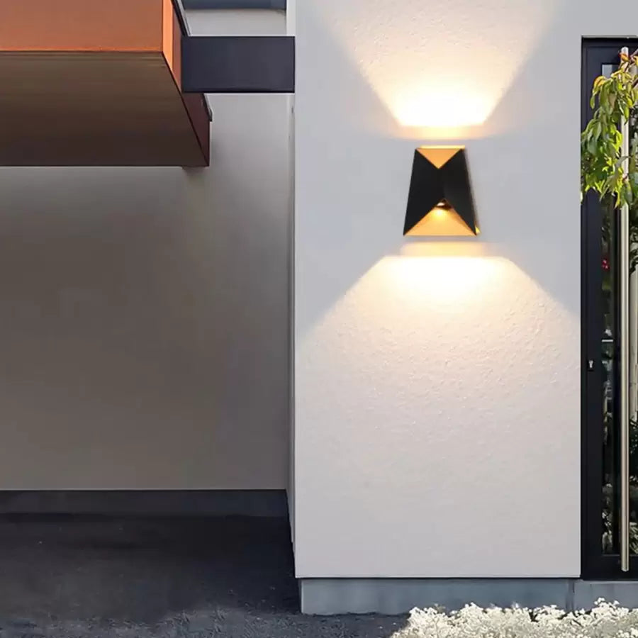 Andrew 10W Zewnętrzna lampa ścienna LED Czarno-złota