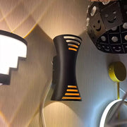 Zewnętrzna lampa ścienna LED Brycen 10W złota czarna