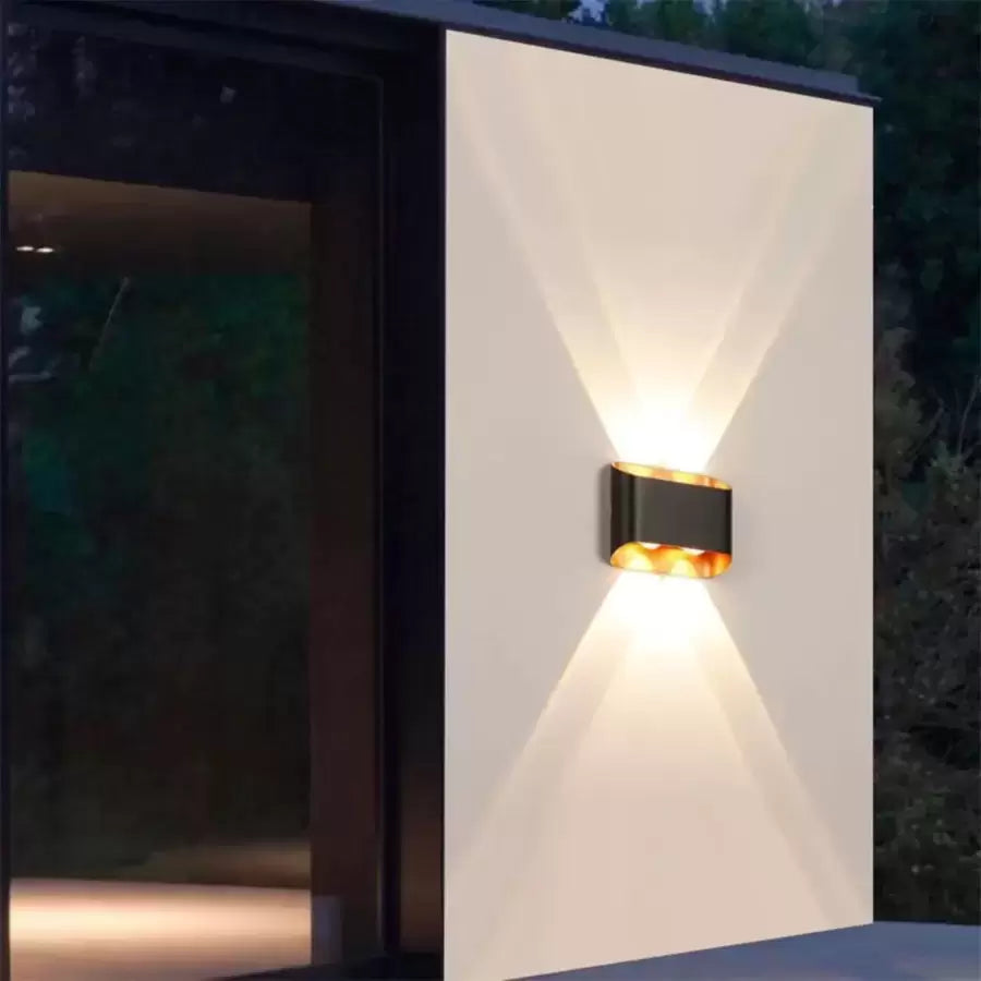 Ellis 4W Zewnętrzna lampa ścienna LED w kolorze złotym i czarnym