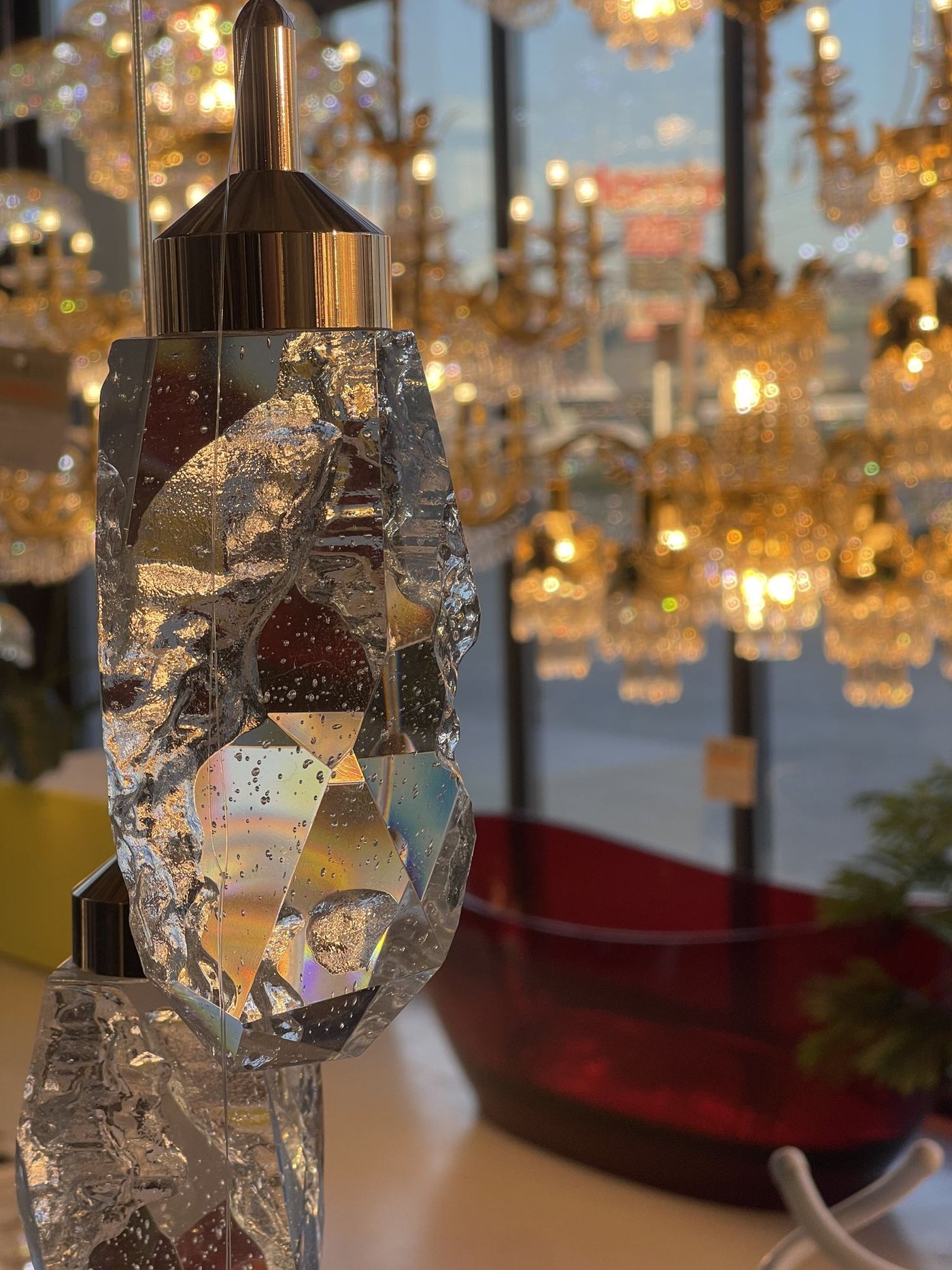 Designerskie oświetlenie w salonie Alessandro Design w Afumați